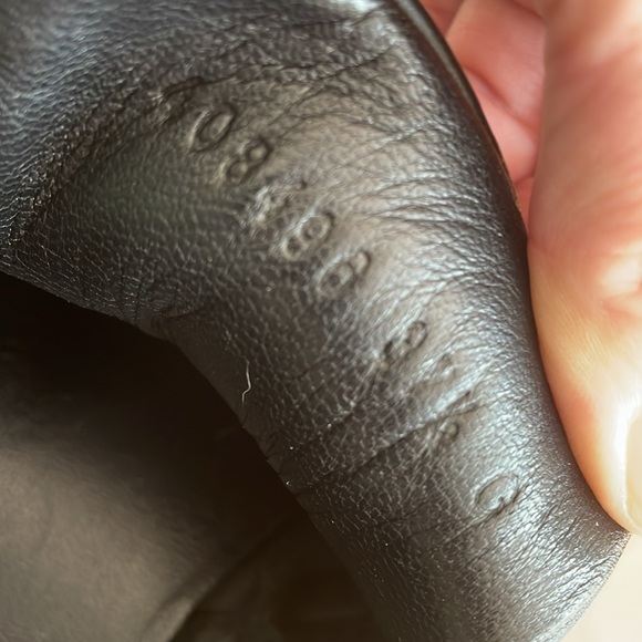 Gucci woman’s black sneakers used with ware - Picture 8 of 8